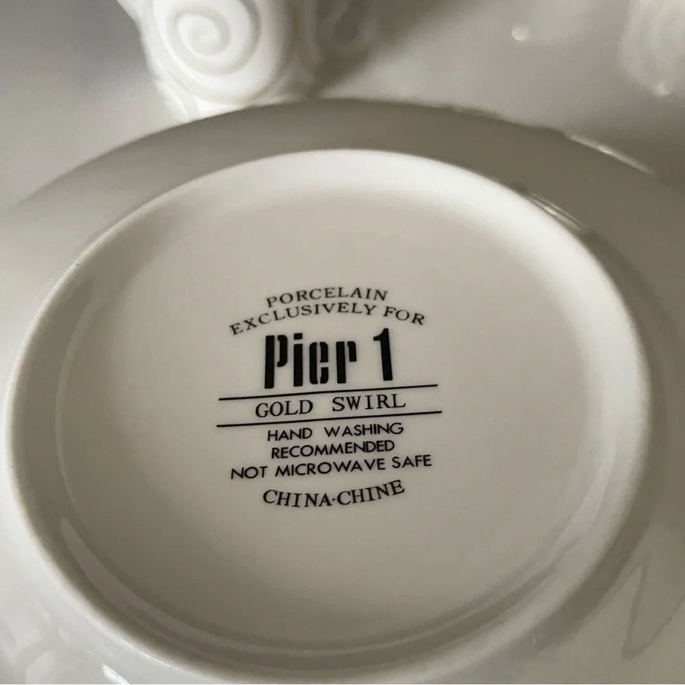 SET of 4 Gold Swirl Cups & Saucers by Pier 1